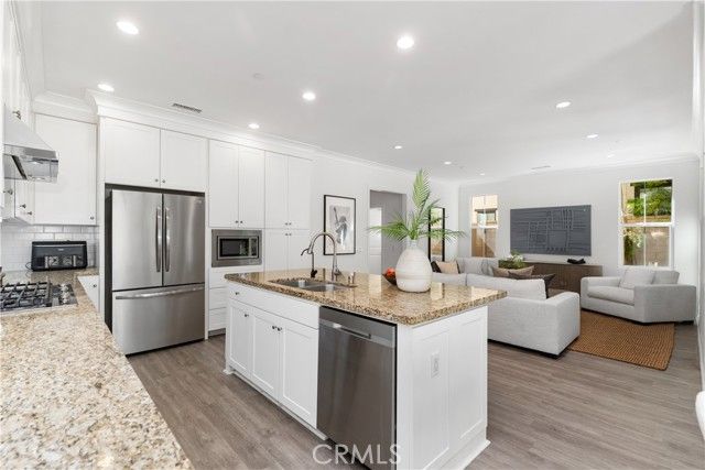 275 Rodeo 8, Irvine, CA 92602