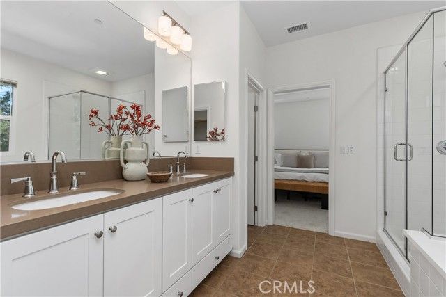 275 Rodeo 8, Irvine, CA 92602