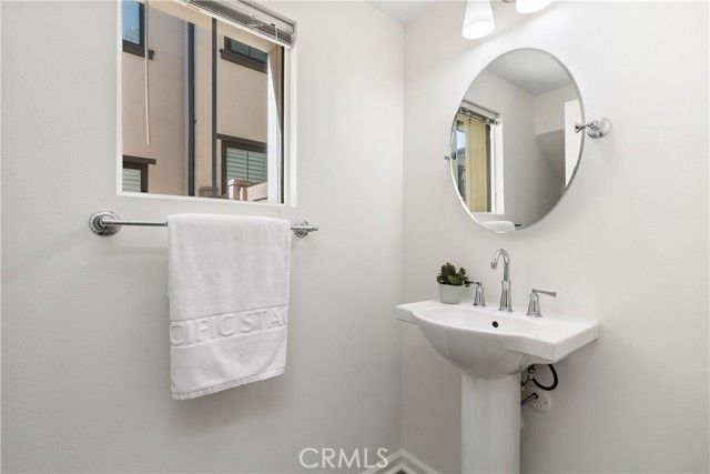 275 Rodeo 8, Irvine, CA 92602