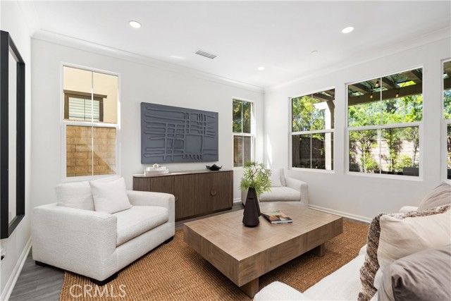 275 Rodeo 8, Irvine, CA 92602