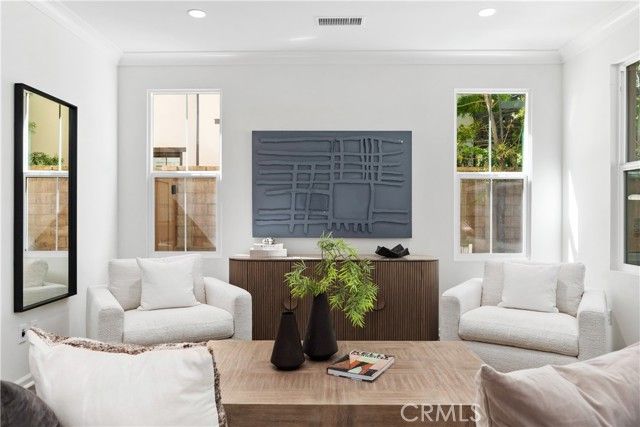 275 Rodeo 8, Irvine, CA 92602