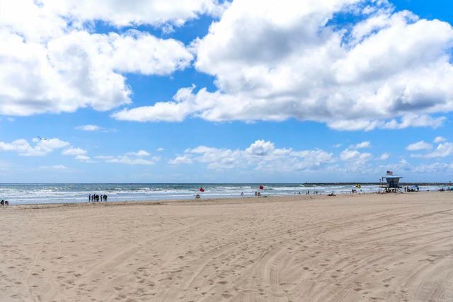 1202 N Pacific Street 301B, Oceanside, CA 92054
