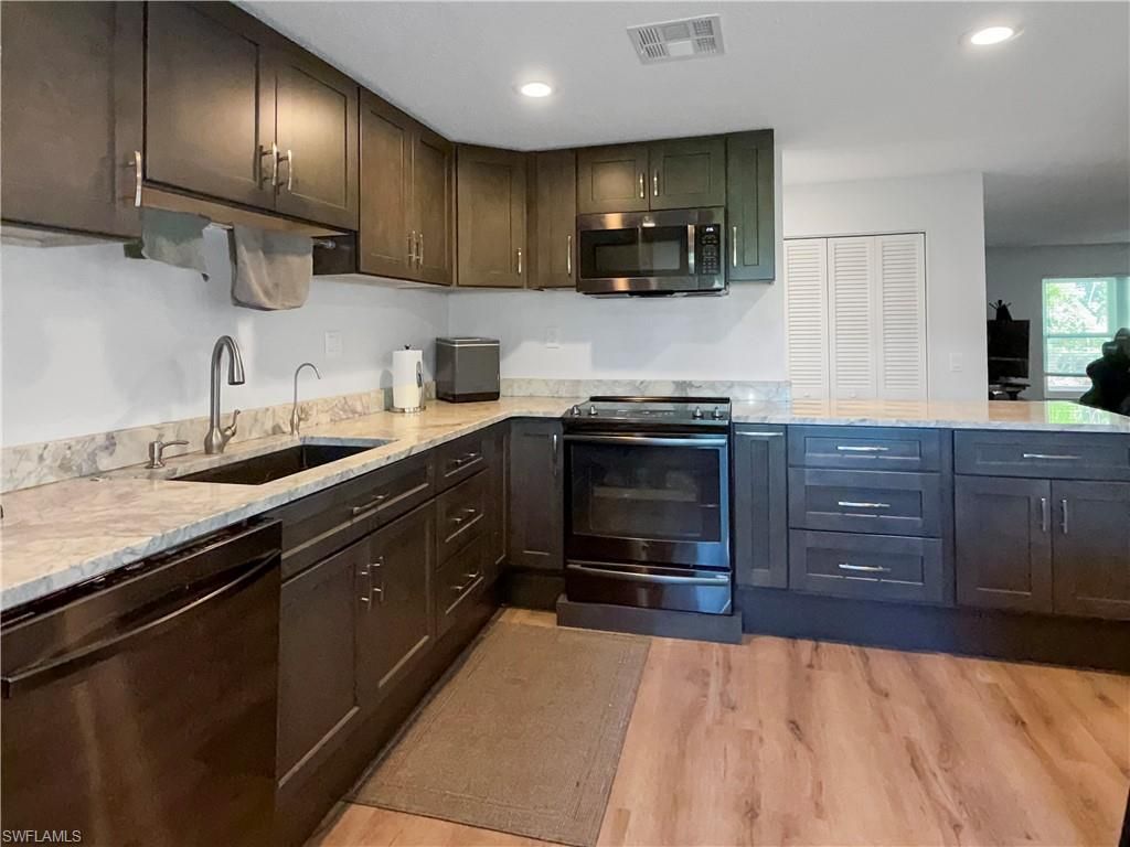 Image 15 of property listing at 3510 SE 2nd AVE, Cape Coral, FL 33904