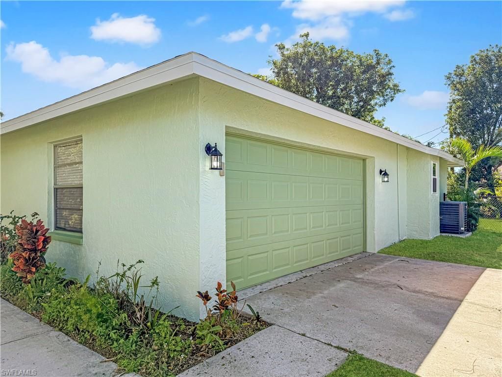 Image 2 of property listing at 3510 SE 2nd AVE, Cape Coral, FL 33904