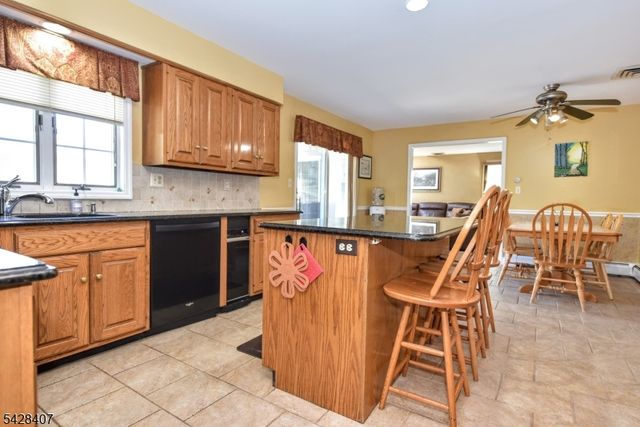 29 Cheryl Hills Dr, Hawthorne Boro, NJ 07506
