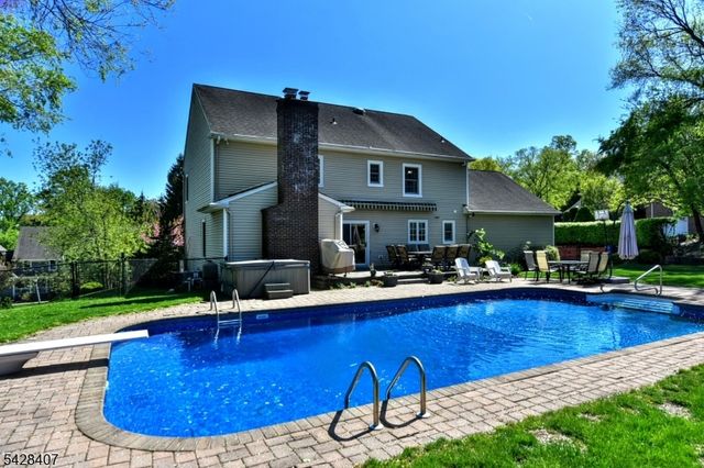 29 Cheryl Hills Dr, Hawthorne Boro, NJ 07506