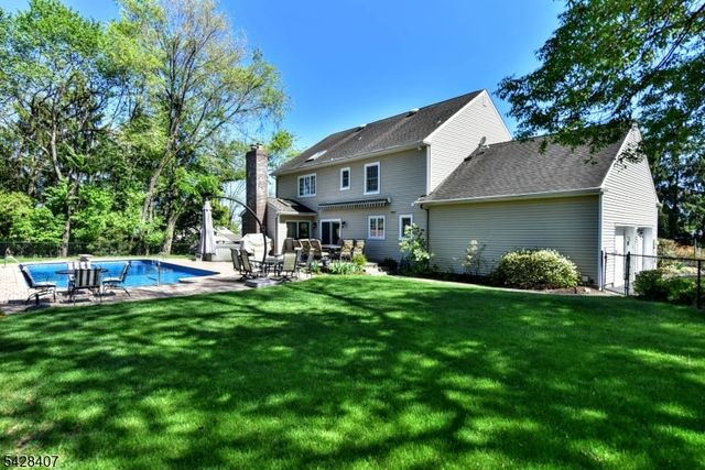 29 Cheryl Hills Dr, Hawthorne Boro, NJ 07506