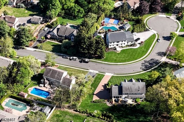 29 Cheryl Hills Dr, Hawthorne Boro, NJ 07506