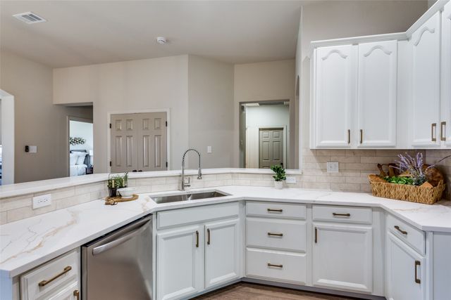 9220 Vineyard Lane, Fort Worth, TX 76123