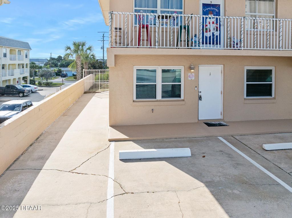 3724 S Atlantic Ave Unit 1, Daytona Beach, FL 32118