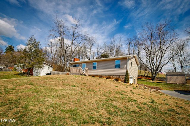 153 Pinnacle Drive, Elizabethton, TN 37643