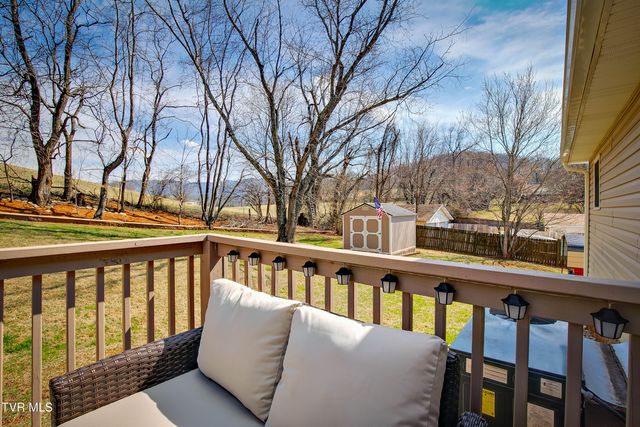 153 Pinnacle Drive, Elizabethton, TN 37643