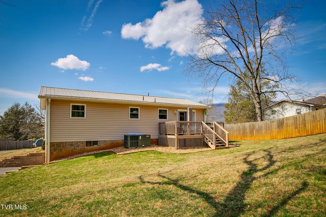 153 Pinnacle Drive, Elizabethton, TN 37643