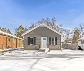 923 Wayne Street, Jackson, MI 49202