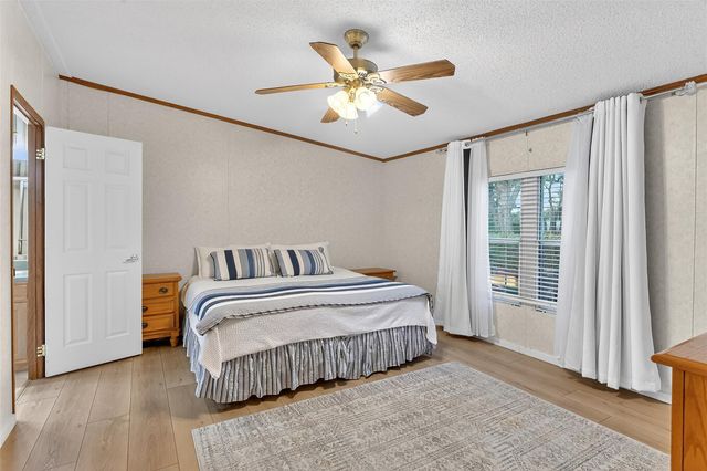 702 Liveoak RD, Kingsland, TX 78639