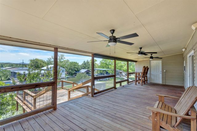 702 Liveoak RD, Kingsland, TX 78639
