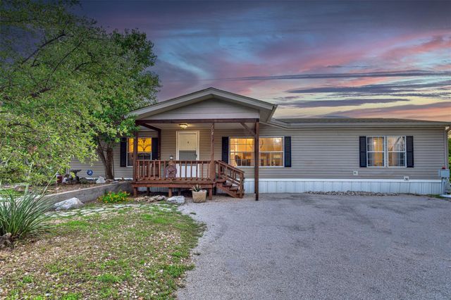 702 Liveoak RD, Kingsland, TX 78639
