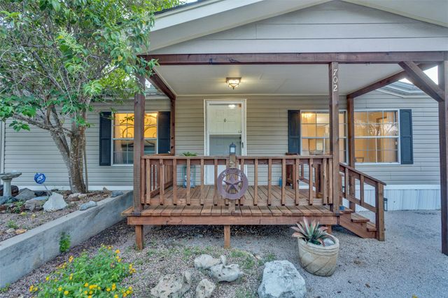 702 Liveoak RD, Kingsland, TX 78639