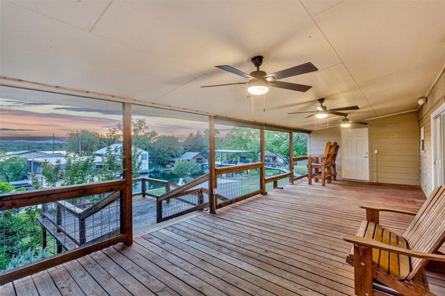 702 Liveoak RD, Kingsland, TX 78639