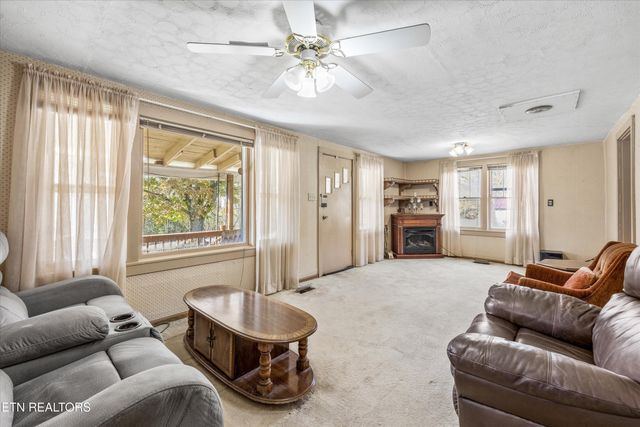 266 County Road 293, Philadelphia, TN 37846