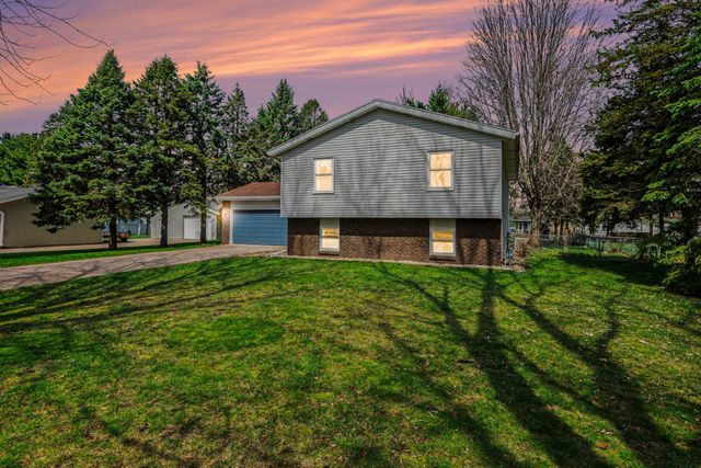 17294 Mackinaw Road, Three Rivers, MI 49093