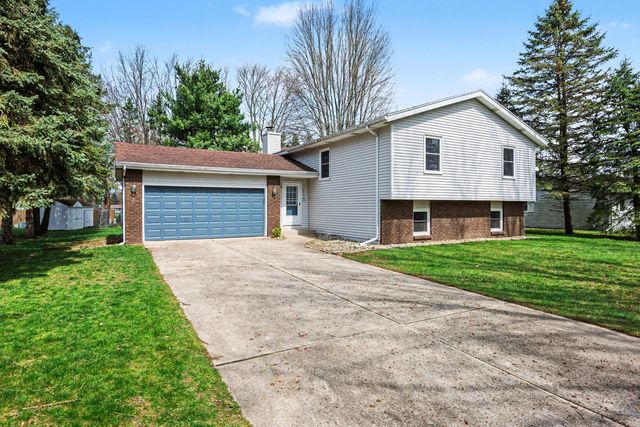 17294 Mackinaw Road, Three Rivers, MI 49093