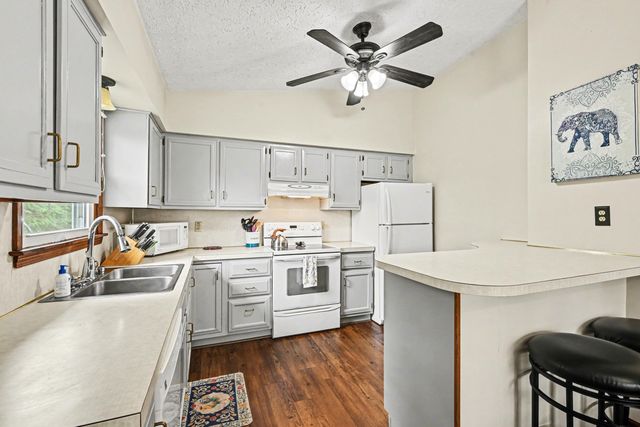17294 Mackinaw Road, Three Rivers, MI 49093