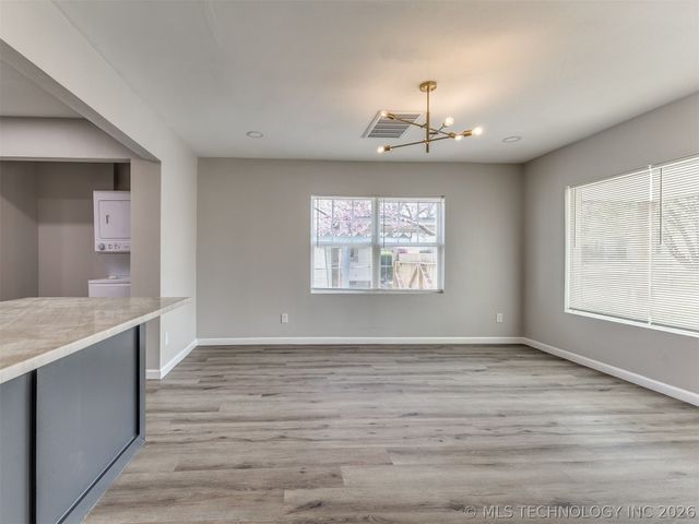 3911 E Admiral Court, Tulsa, OK 74115