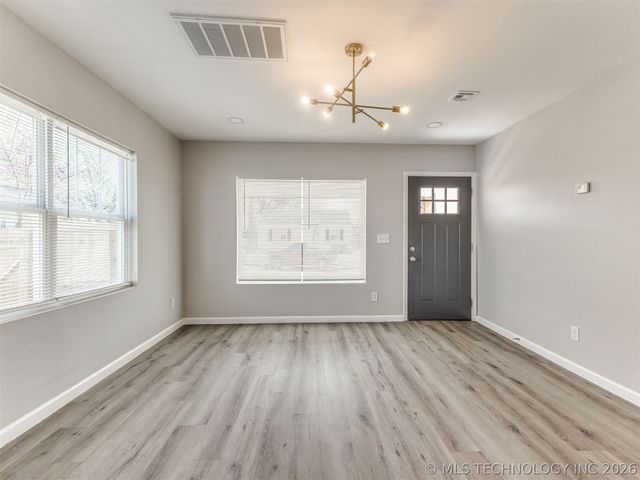 3911 E Admiral Court, Tulsa, OK 74115