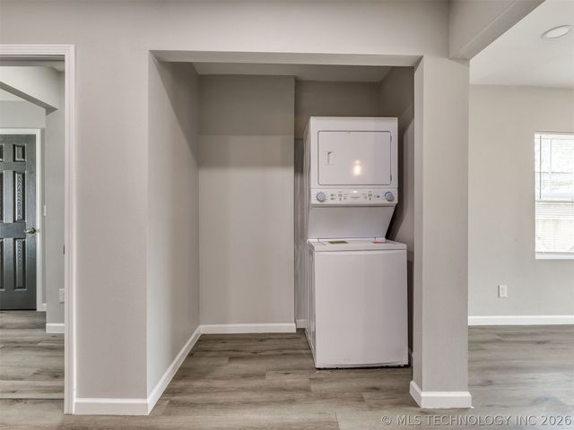 3911 E Admiral Court, Tulsa, OK 74115