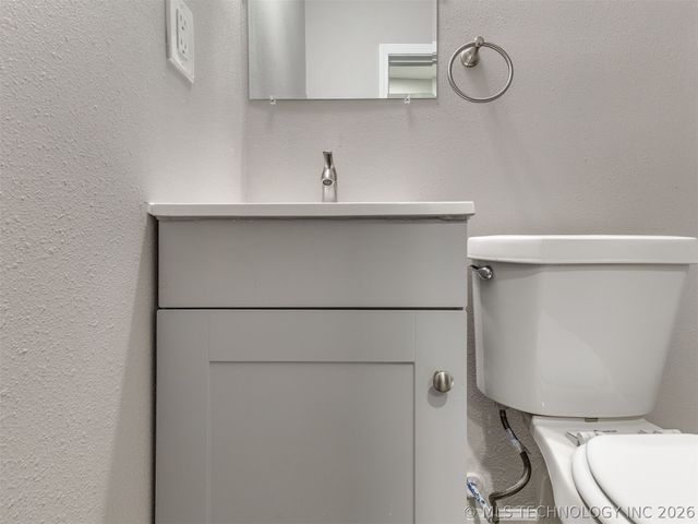 3911 E Admiral Court, Tulsa, OK 74115