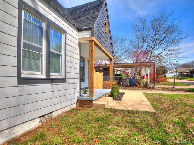 3911 E Admiral Court, Tulsa, OK 74115