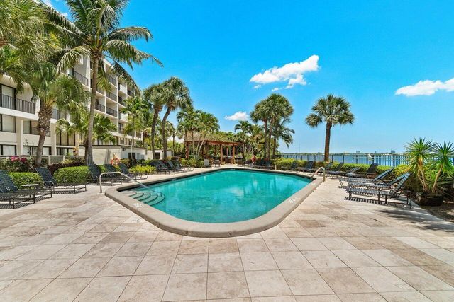 1830 Embassy Drive 401, West Palm Beach, FL 33401