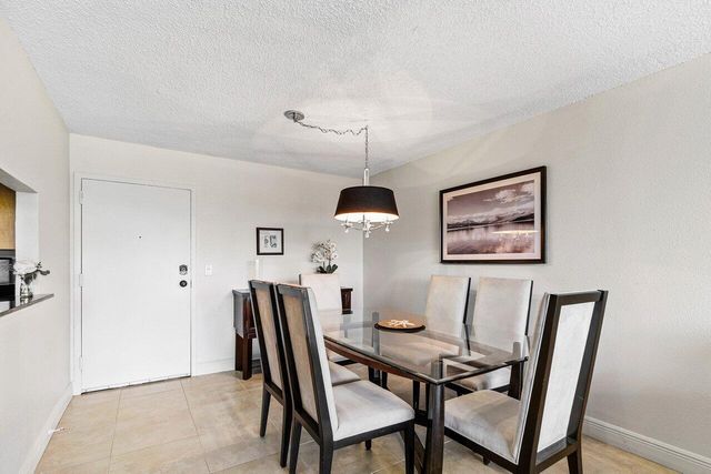 1830 Embassy Drive 401, West Palm Beach, FL 33401