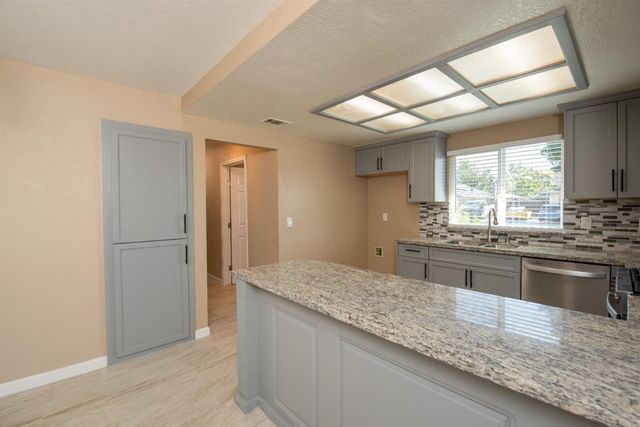 1621 Davis St, Ripon, CA 95366