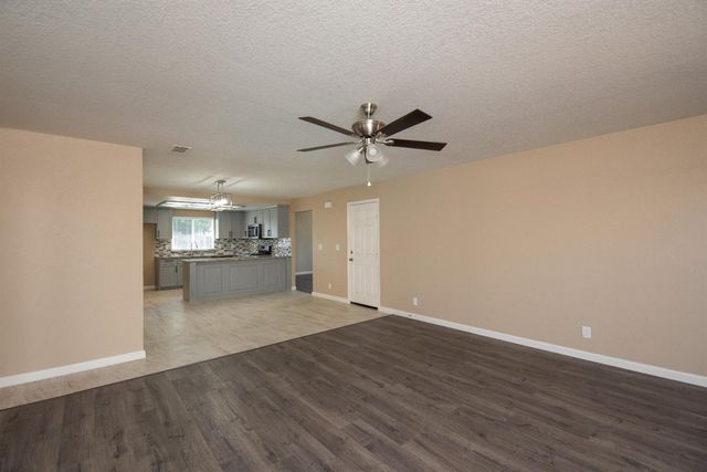 1621 Davis St, Ripon, CA 95366
