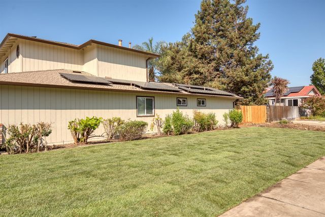 1621 Davis St, Ripon, CA 95366