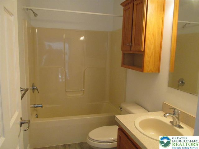 891 Biltmore Avenue, Forks Twp, PA 18040