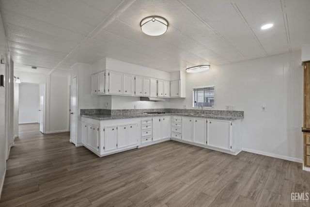 3535 Stine Road 124, Bakersfield, CA 93309