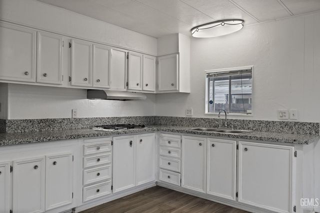 3535 Stine Road 124, Bakersfield, CA 93309