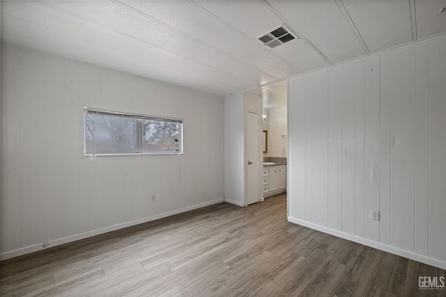 3535 Stine Road 124, Bakersfield, CA 93309