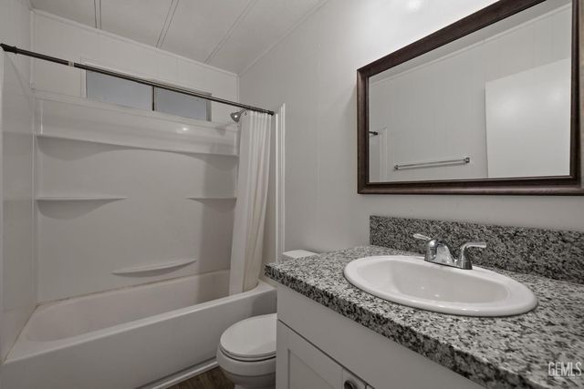 3535 Stine Road 124, Bakersfield, CA 93309