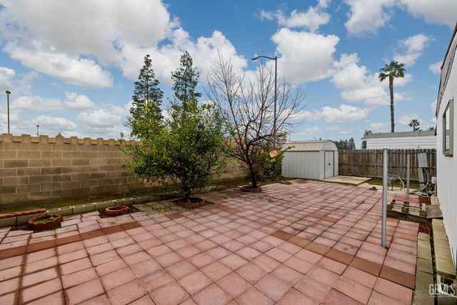 3535 Stine Road 124, Bakersfield, CA 93309