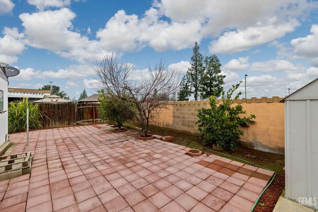 3535 Stine Road 124, Bakersfield, CA 93309