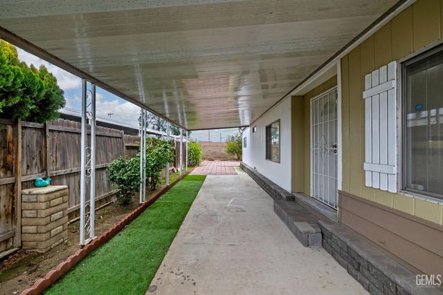 3535 Stine Road 124, Bakersfield, CA 93309