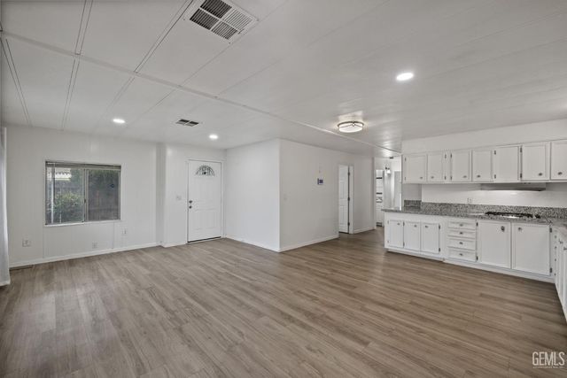 3535 Stine Road 124, Bakersfield, CA 93309