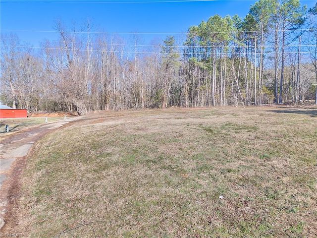 5671 Walnut Cove Road, Walkertown, NC 27051