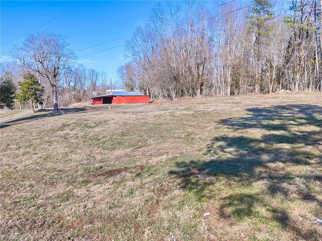 5671 Walnut Cove Road, Walkertown, NC 27051