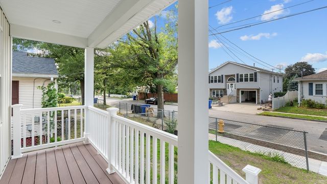 33 Riverview Av, Pawtucket, RI 02860