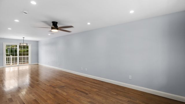 33 Riverview Av, Pawtucket, RI 02860